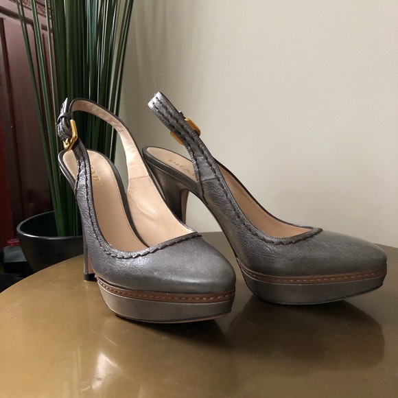 Prada Gray slingback pump with tan piping - Picture 2 of 5